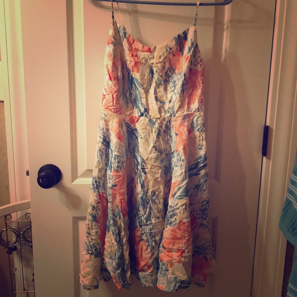 Pretty spring/summer dress size small!